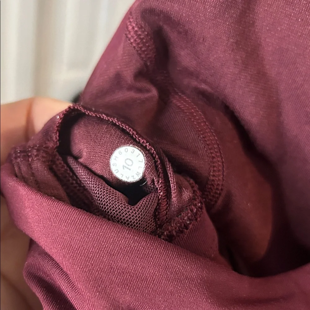 Lululemon Women's Burgundy sports bra. Size 10 EUC.